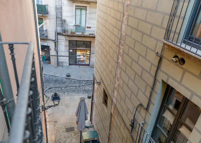 Flateli Cort Reial 10